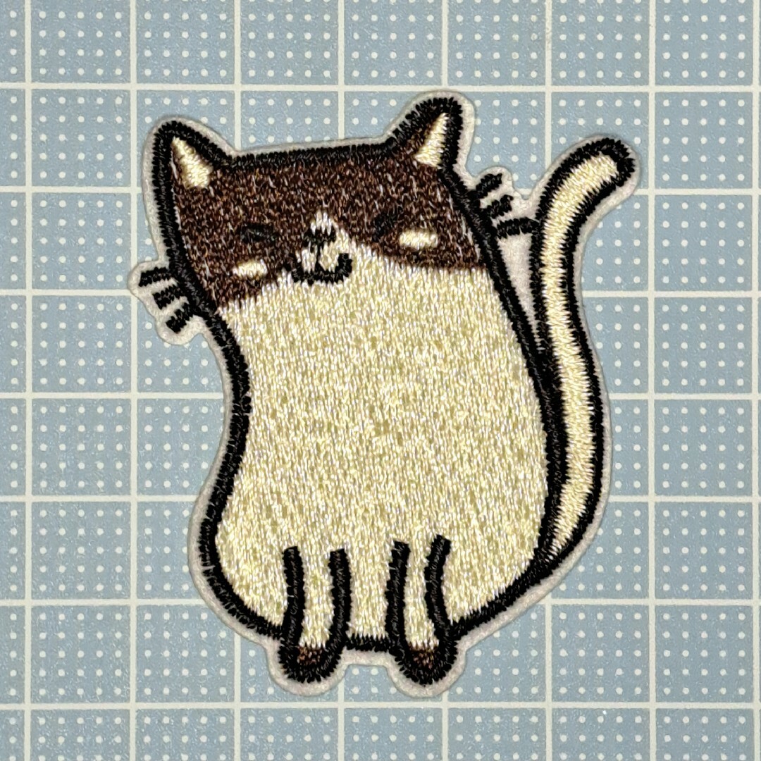 アイロンワッペン 猫 クリーム ハンドメイドの素材/材料(各種パーツ)の商品写真