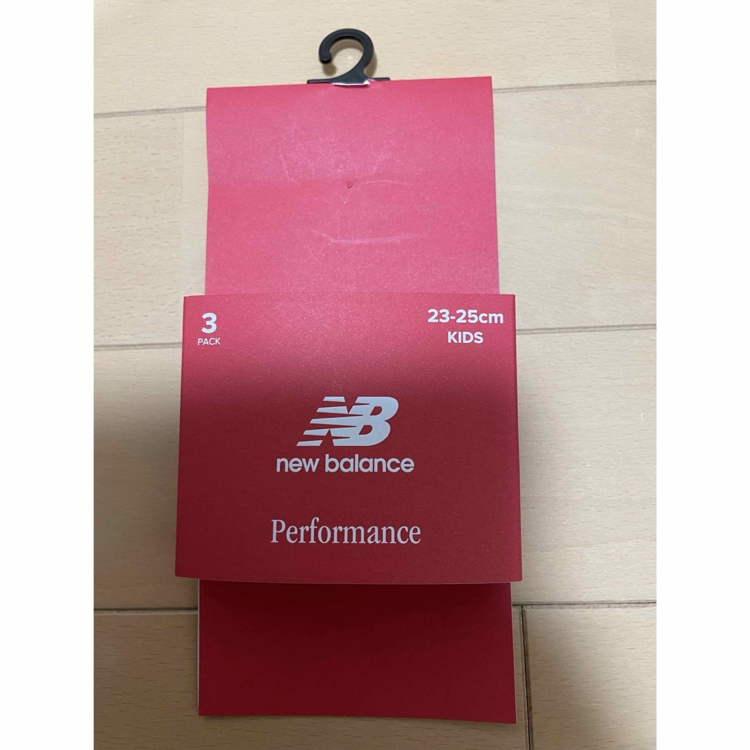 New Balance(ニューバランス)の【新品】キッズ New Balanceソックス(23〜25㎝) キッズ/ベビー/マタニティのこども用ファッション小物(靴下/タイツ)の商品写真