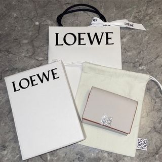 ロエベ(LOEWE)のLOEWE アナグラムトライフォールドウォレット(財布)