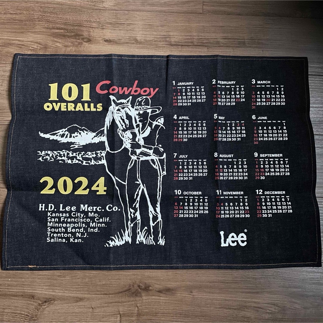 Lee(リー)の新品未使用　非売品　ノベルティ　Lee リー デニムカレンダー2024年 エンタメ/ホビーのコレクション(ノベルティグッズ)の商品写真