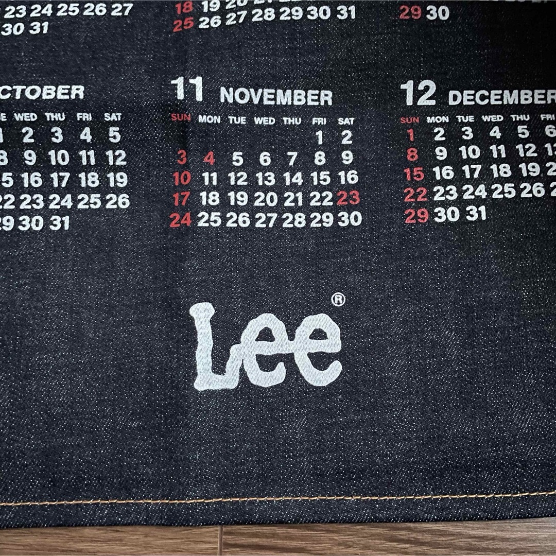 Lee(リー)の新品未使用　非売品　ノベルティ　Lee リー デニムカレンダー2024年 エンタメ/ホビーのコレクション(ノベルティグッズ)の商品写真