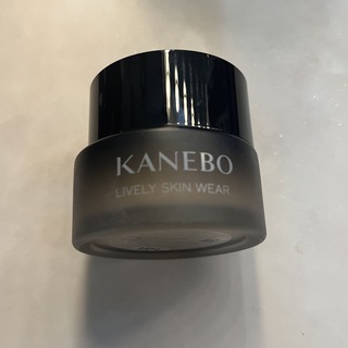 カネボウ(Kanebo)のKANEBO ライブリースキンウエア ファンデーション　オークルB(ファンデーション)