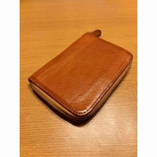 スリップオン(SLIP-ON)の本革ファスナーコンパクト財布　キャメル(折り財布)