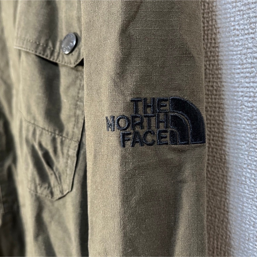 THE NORTH FACE(ザノースフェイス)のノースフェイス】マウンテンパーカー　カーキー　迷彩カモフラ　肩ロゴ　アウター２K メンズのジャケット/アウター(マウンテンパーカー)の商品写真