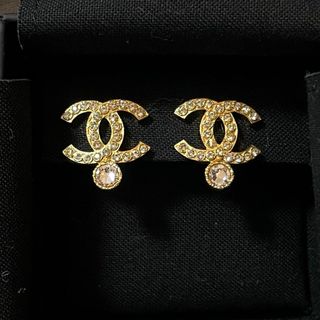 CHANEL - 【圧倒的存在感】シャネル CHANEL イヤリング 96A 両耳 CHANEL - 【圧倒的存在感】シャネル CHANEL イヤリング 96A 両耳
