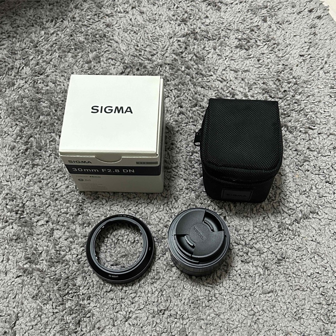 SIGMA(シグマ)のSIGMA 交換レンズ 30F2.8 DN/SE ブラック スマホ/家電/カメラのカメラ(その他)の商品写真