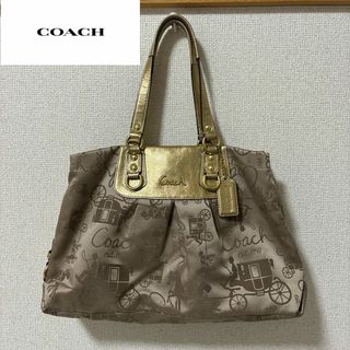 コーチ(COACH)のCOACH コーチ　ホースアンドキャリッジ　セミトートバッグ　チャーム付き(トートバッグ)