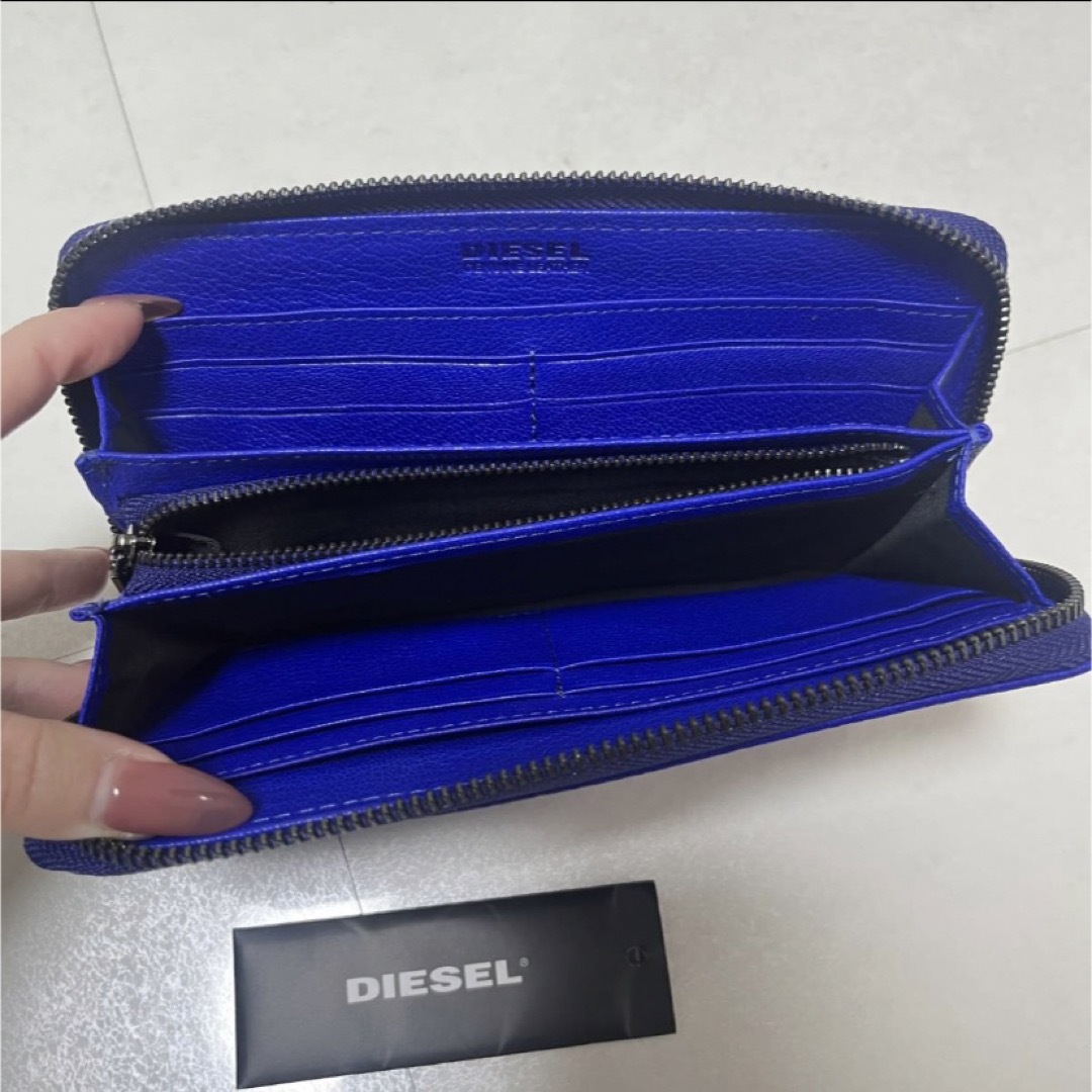 DIESEL(ディーゼル)の新品　DIESEL ディーゼル リベットロゴデザインレザーウォレット ブルー メンズのファッション小物(折り財布)の商品写真