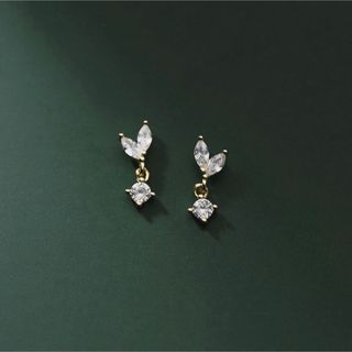 アーカー(AHKAH)の【p93】leaf zirconia pierce 18kgp(ピアス)