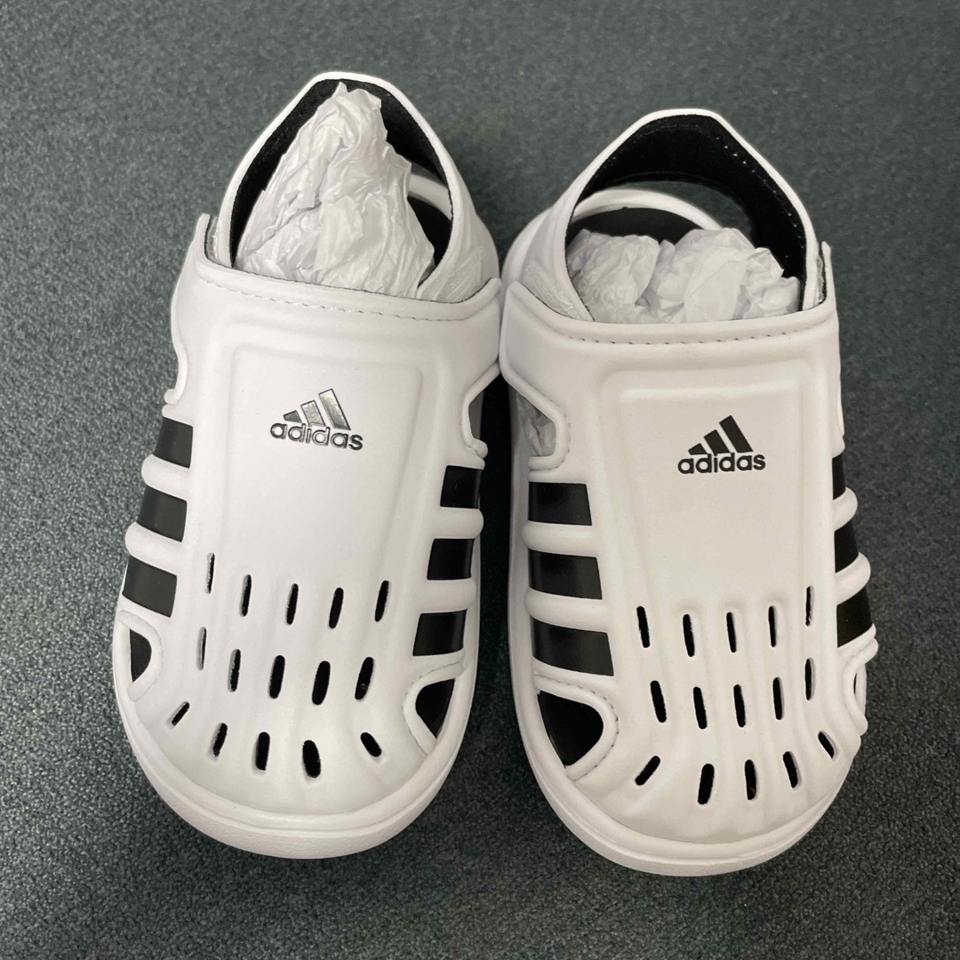 adidas(アディダス)のadidas サンダル　14.0センチ　新品 キッズ/ベビー/マタニティのベビー靴/シューズ(~14cm)(サンダル)の商品写真