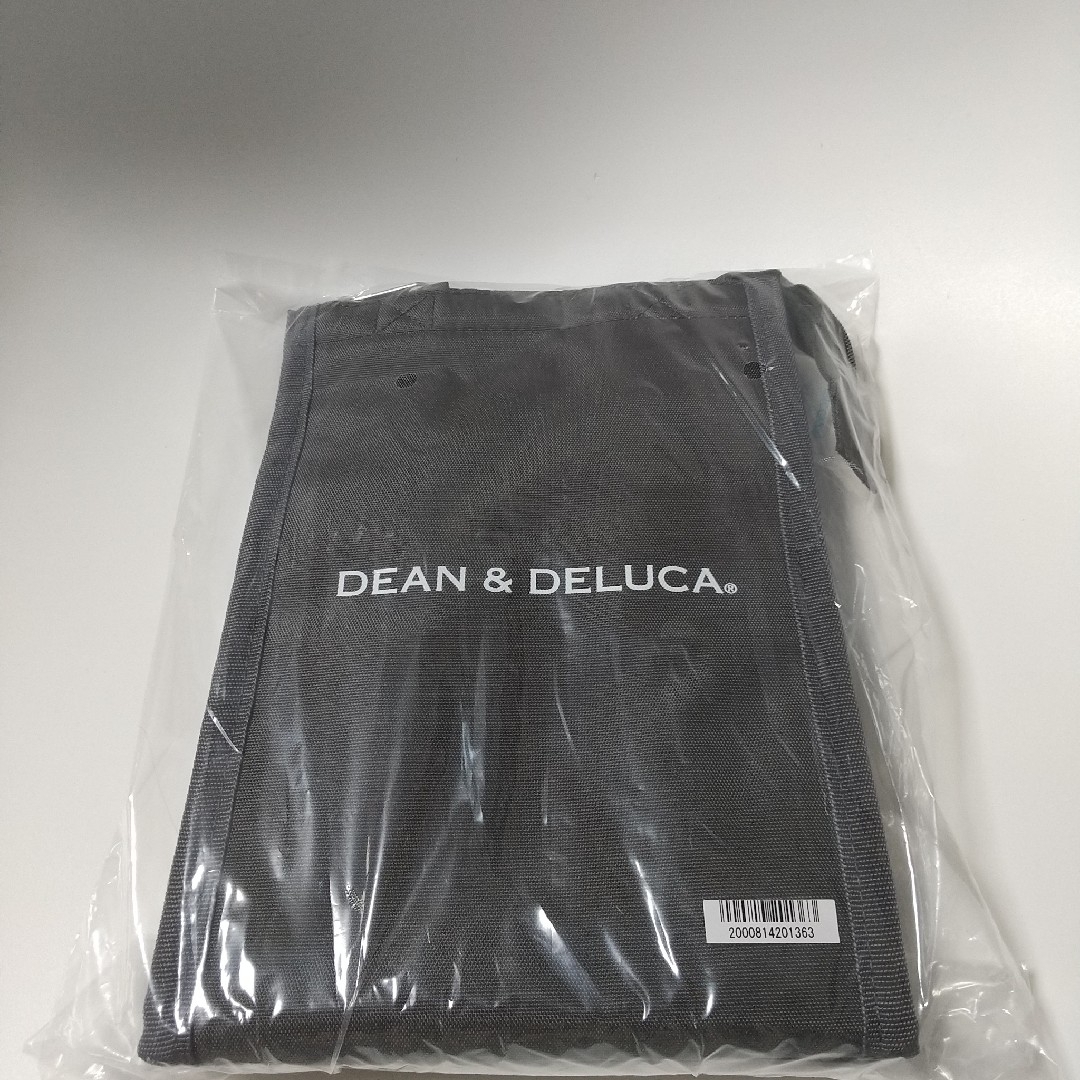 DEAN & DELUCA(ディーンアンドデルーカ)の正規品　ディーン＆デルーカ　DEAN & DELUCA　保冷バッグ　Ｓ　グレー インテリア/住まい/日用品のキッチン/食器(弁当用品)の商品写真