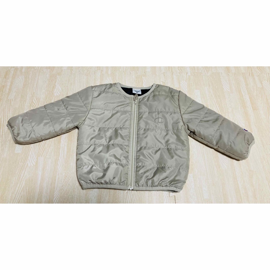 Champion(チャンピオン)のチャンピオン ダウンジャケット95サイズ キッズ/ベビー/マタニティのキッズ服男の子用(90cm~)(ジャケット/上着)の商品写真