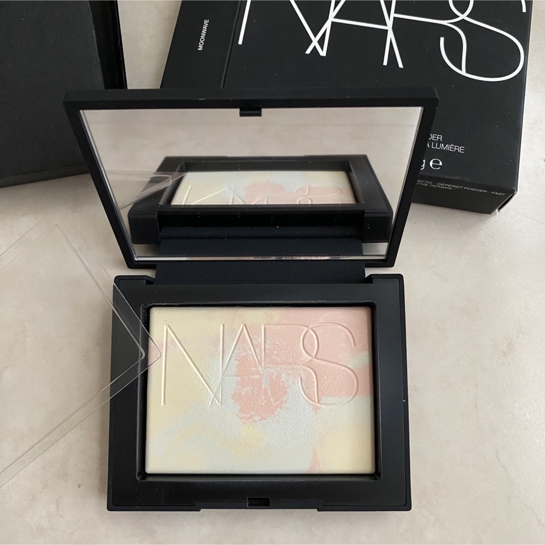 NARS(ナーズ)の専用NARS ナーズライトリフレクティング プリズマティックパウダー 01783 コスメ/美容のベースメイク/化粧品(フェイスパウダー)の商品写真