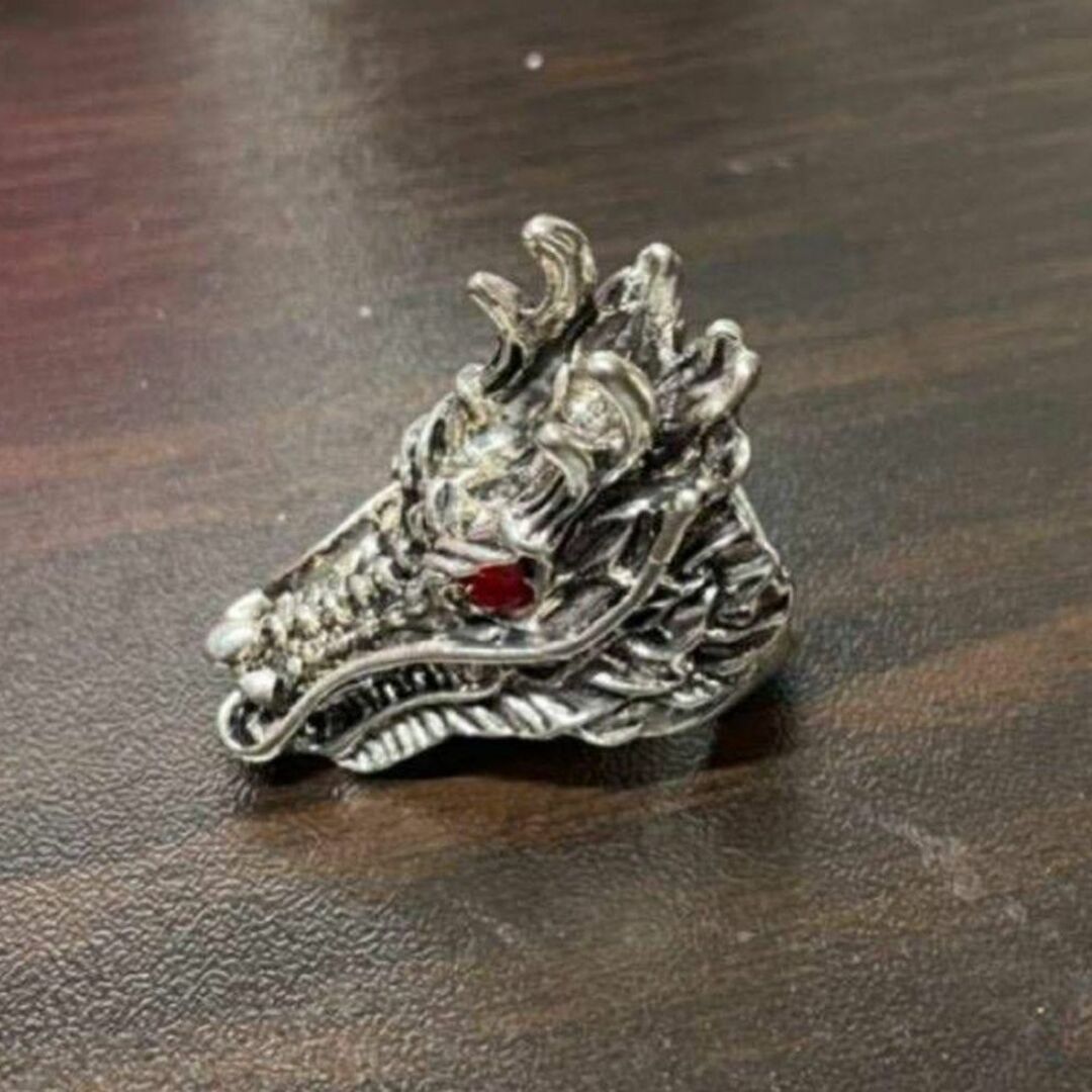 【SALE】リング　メンズ　シルバー　チタン　ドラゴン　龍　指輪　20号 メンズのアクセサリー(リング(指輪))の商品写真