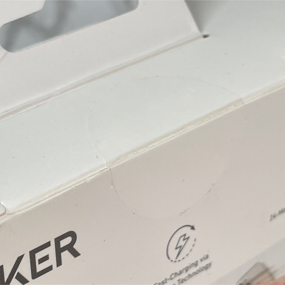 Anker(アンカー)の未開封　Anker PowerBank  限定カラー　アンカー　パワーバンク　桜 スマホ/家電/カメラのスマートフォン/携帯電話(バッテリー/充電器)の商品写真