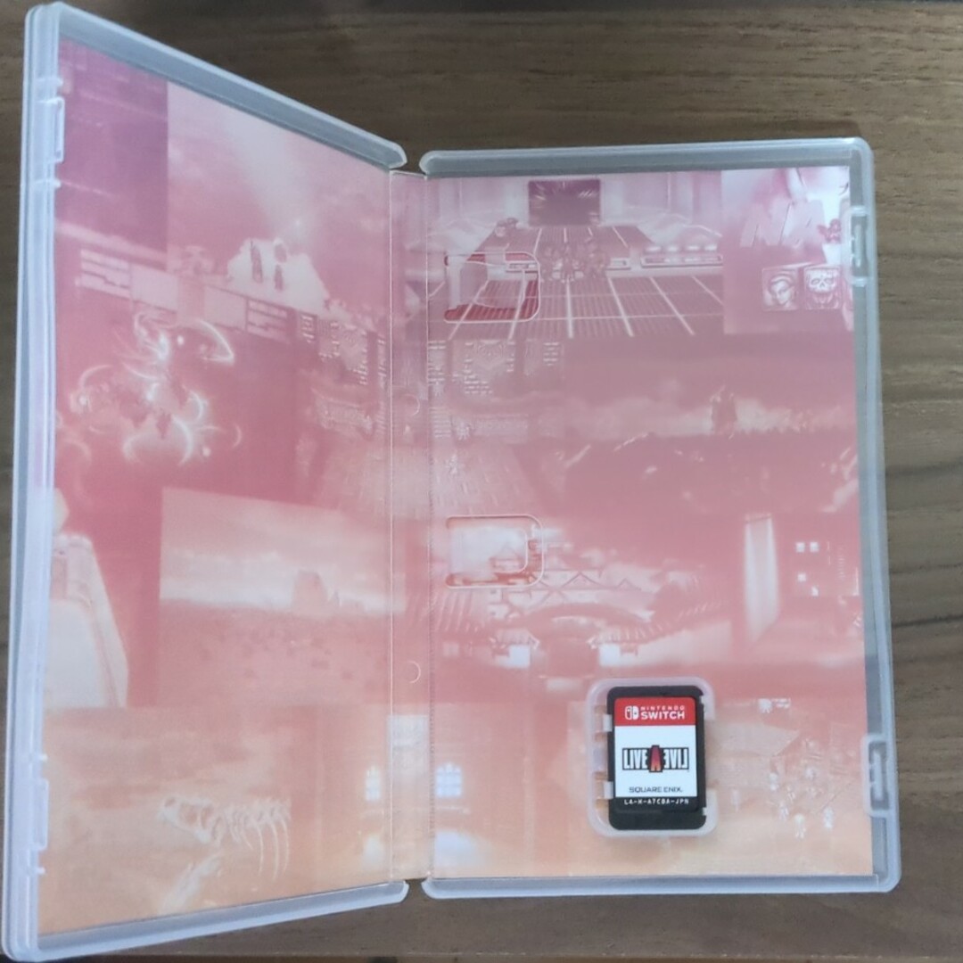 Nintendo Switch(ニンテンドースイッチ)のライブアライブ エンタメ/ホビーのゲームソフト/ゲーム機本体(家庭用ゲームソフト)の商品写真