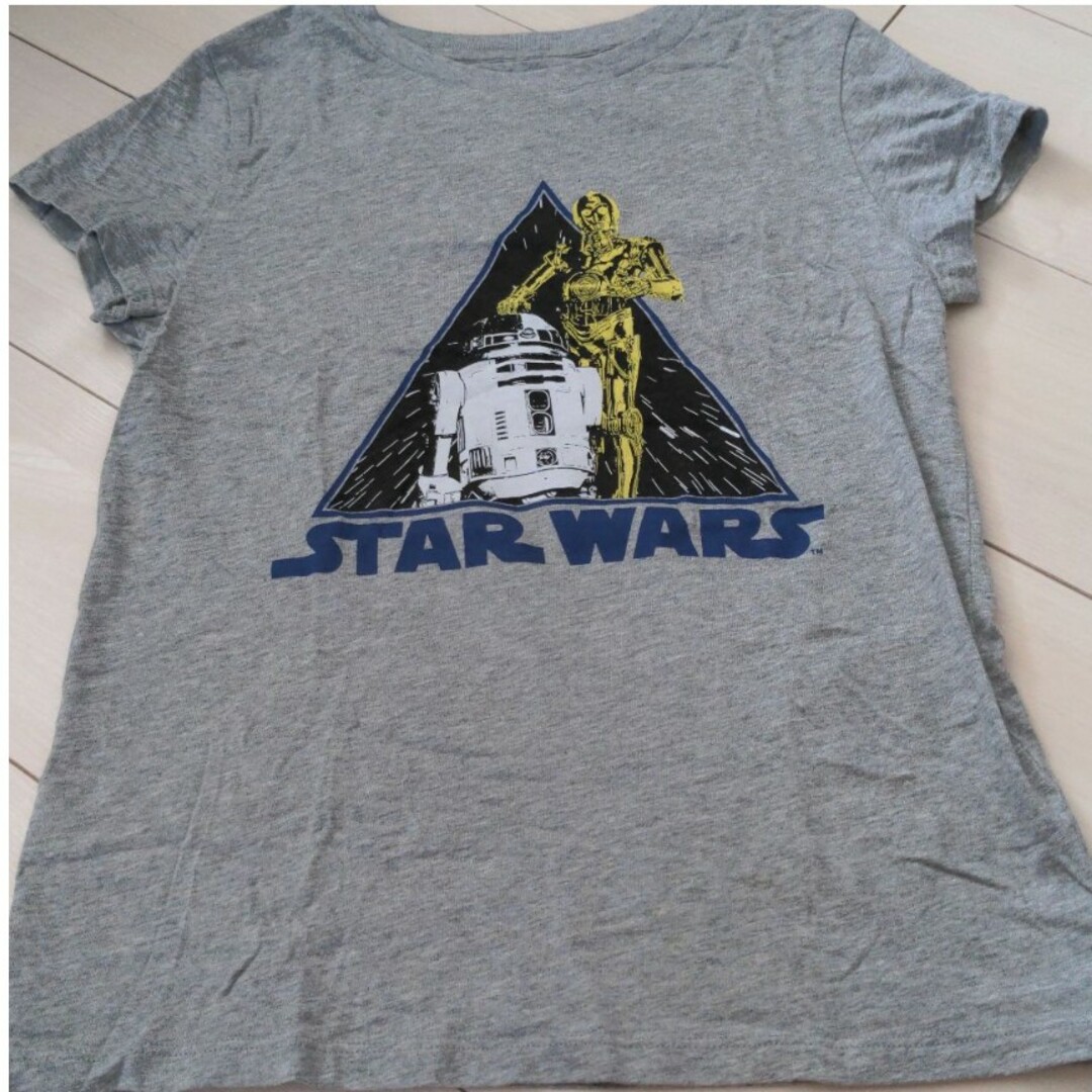 美品　ユニクロ　スターウォーズ　Ｔシャツ　半袖　STARWARS　ピタＴ レディースのトップス(Tシャツ(半袖/袖なし))の商品写真