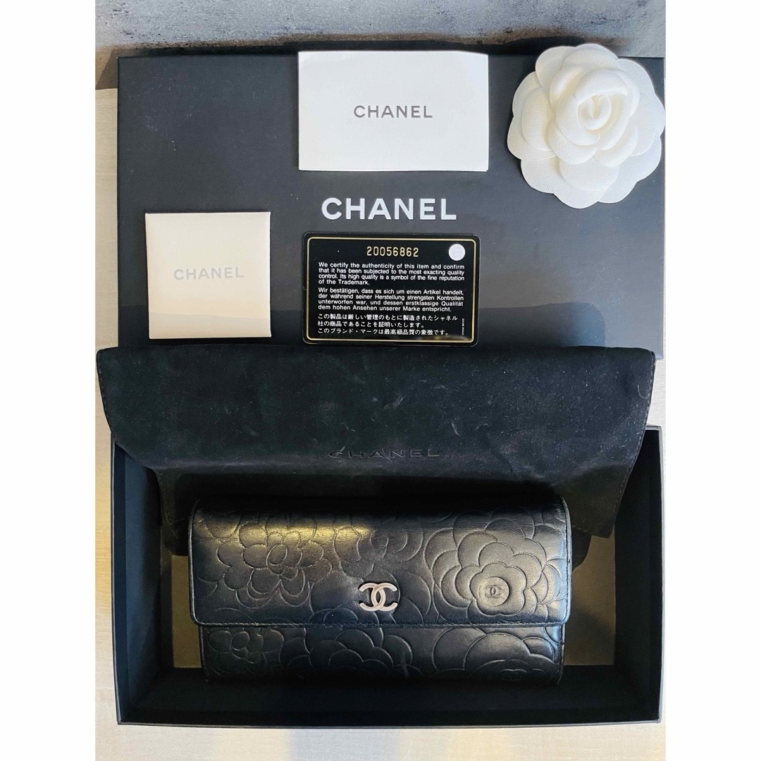 CHANEL(シャネル)の【CHANEL 】シャネル カメリアレザー3つ折長財布 メンズのファッション小物(長財布)の商品写真