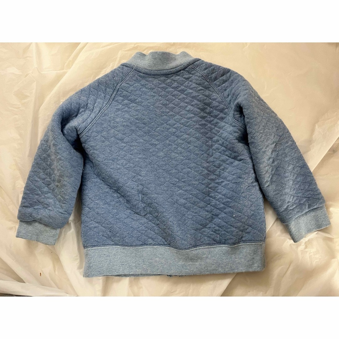 UNIQLO(ユニクロ)の100cm UNIQLO キッズアウター キッズ/ベビー/マタニティのキッズ服男の子用(90cm~)(ジャケット/上着)の商品写真