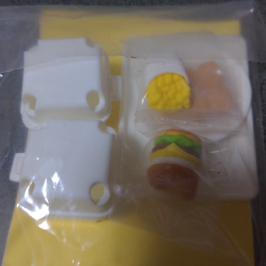 Takara Tomy(タカラトミー)のリカちゃん　ハンバーガーこもの エンタメ/ホビーのおもちゃ/ぬいぐるみ(キャラクターグッズ)の商品写真