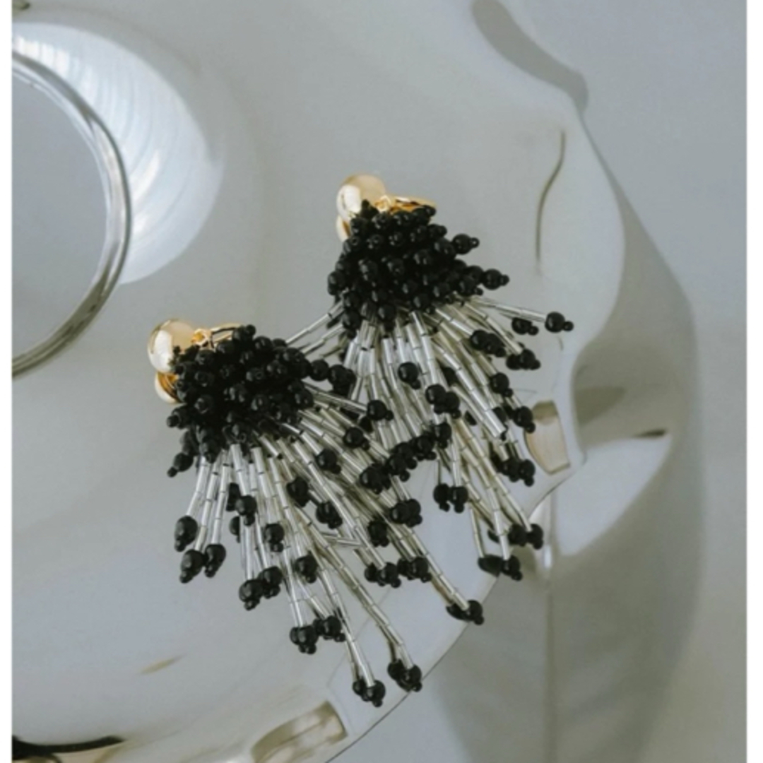 Ameri VINTAGE(アメリヴィンテージ)のKnuth Marf beads pierced earrings/black レディースのアクセサリー(ピアス)の商品写真