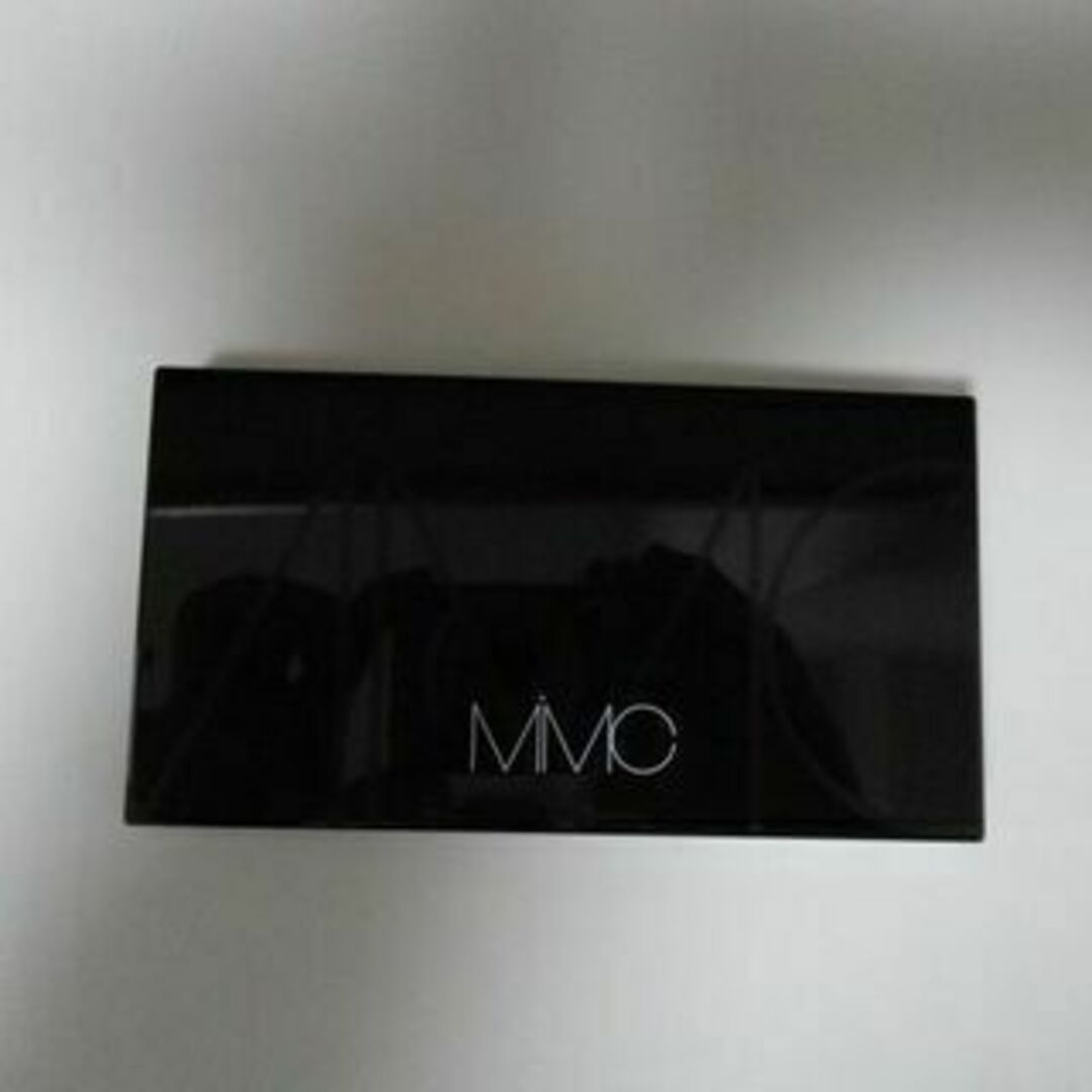 MiMC(エムアイエムシー)のMi MC 　ミネラルクリーミーファンデーション　102　少量　お試し　ケース コスメ/美容のベースメイク/化粧品(ファンデーション)の商品写真