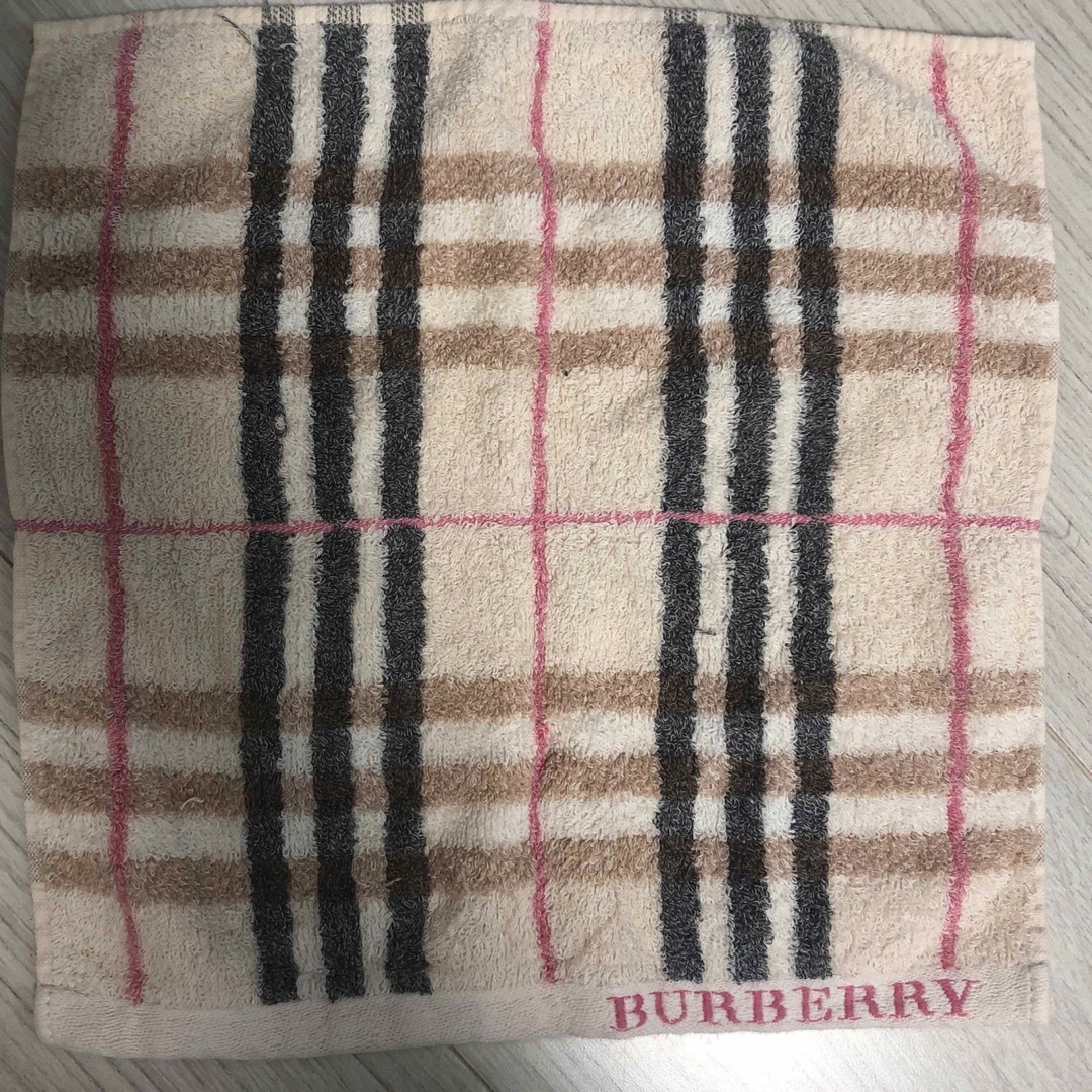 BURBERRY(バーバリー)の【aina様】Burberryハンカチ レディースのファッション小物(ハンカチ)の商品写真