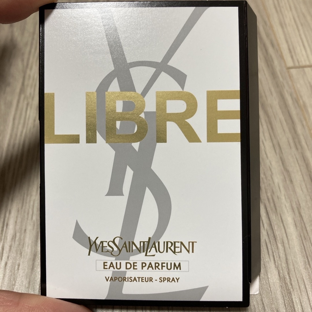 Yves Saint Laurent Beaute(イヴサンローランボーテ)のYSL 香水試供品5つ コスメ/美容の香水(香水(女性用))の商品写真