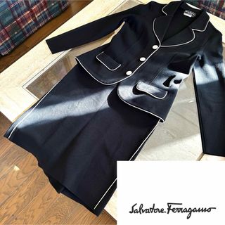 サルヴァトーレフェラガモ(Salvatore Ferragamo)の美品　サルヴァトーレフェラガモ　スカートスーツ　ブラックフォーマル　ニット　M(スーツ)