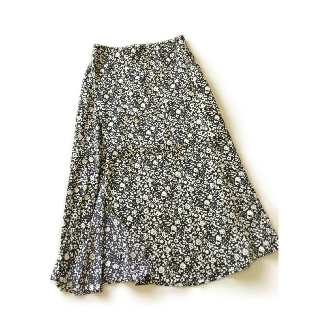 Ameri VINTAGE(アメリヴィンテージ)の新品 Fano studios  flower side slit skirt レディースのスカート(ロングスカート)の商品写真