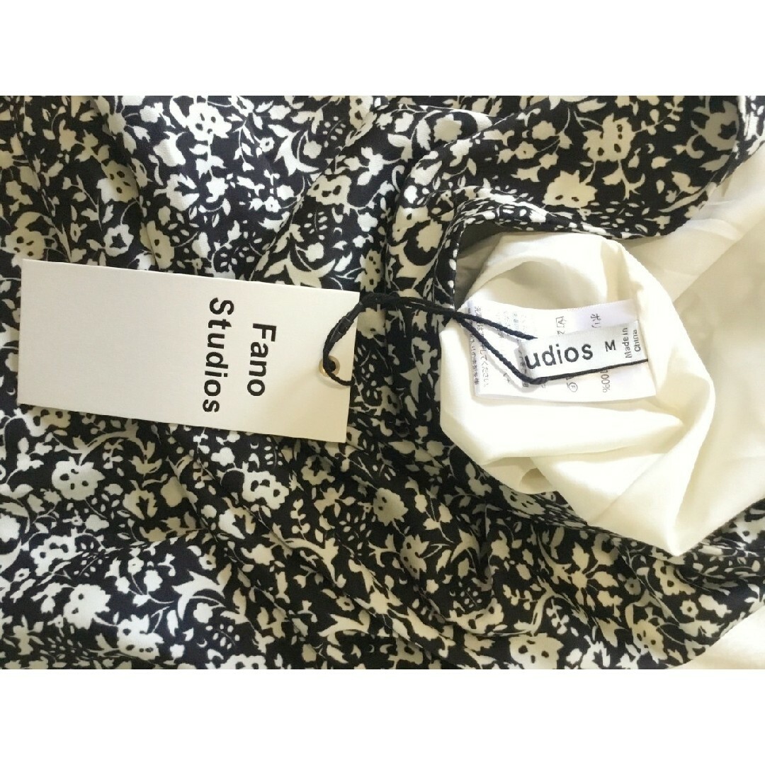 Ameri VINTAGE(アメリヴィンテージ)の新品 Fano studios  flower side slit skirt レディースのスカート(ロングスカート)の商品写真