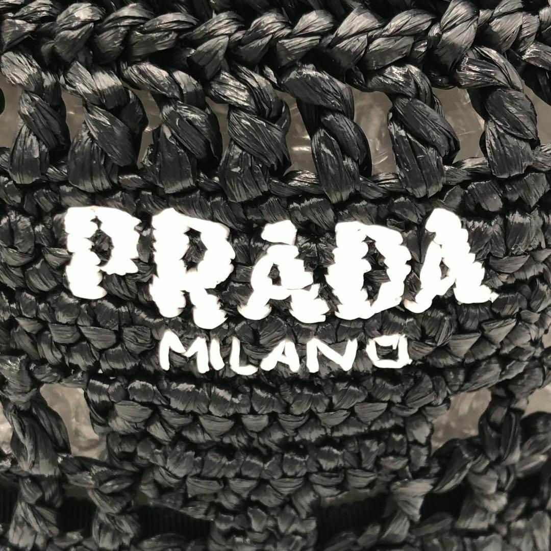 PRADA(プラダ)の［即完売モデル・美品］PRADA バケットハット　ラフィア　Mサイズ　ロゴ刺繍 レディースの帽子(ハット)の商品写真