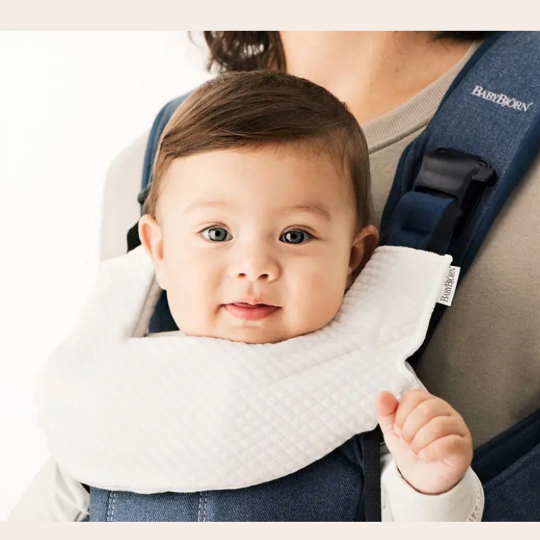 BABYBJORN(ベビービョルン)のベビーキャリアONE用 ティージングスタイ　よだれカバー キッズ/ベビー/マタニティの外出/移動用品(抱っこひも/おんぶひも)の商品写真