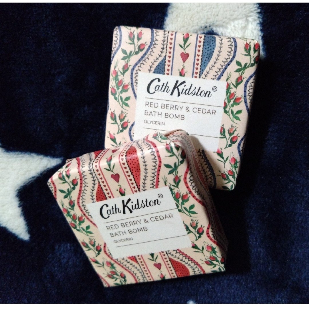 Cath Kidston(キャスキッドソン)の【L'OCCITANE】ポーチ＆【Cath Kidston®】バスボム レディースのファッション小物(ポーチ)の商品写真