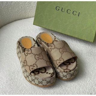 グッチ(Gucci)の【複数サイズあり】Gucci　GGキャンバス　フラットフォームサンダル(サンダル)