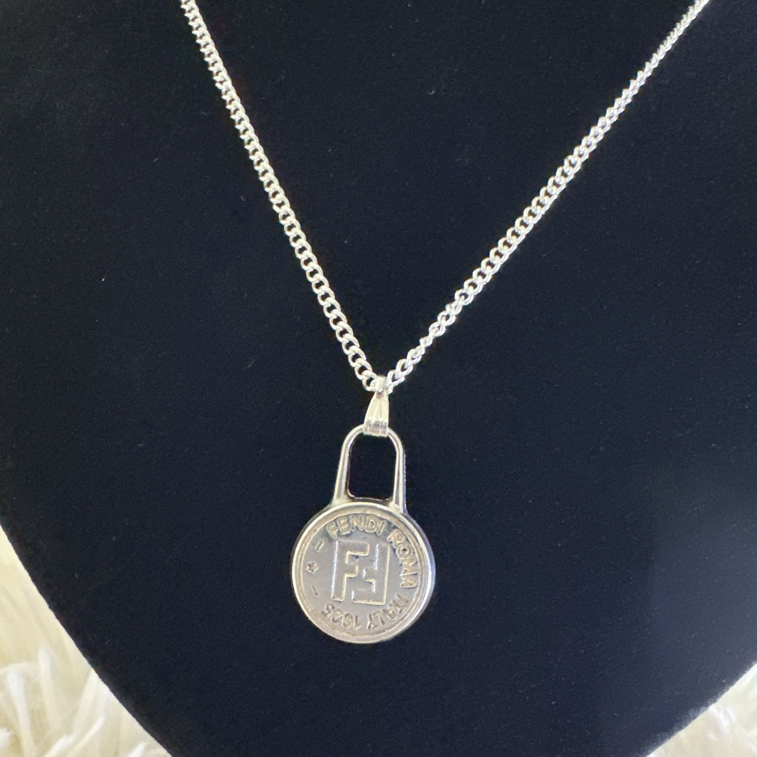 FENDI - 【美品】FENDI フェンディ チャーム ネックレス FENDI - 【美品】FENDI フェンディ チャーム ネックレス