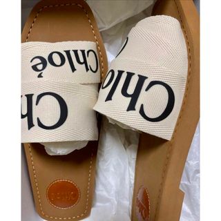 クロエ(Chloe)のCHLOÉ ホワイト Woody ミュール(サンダル)