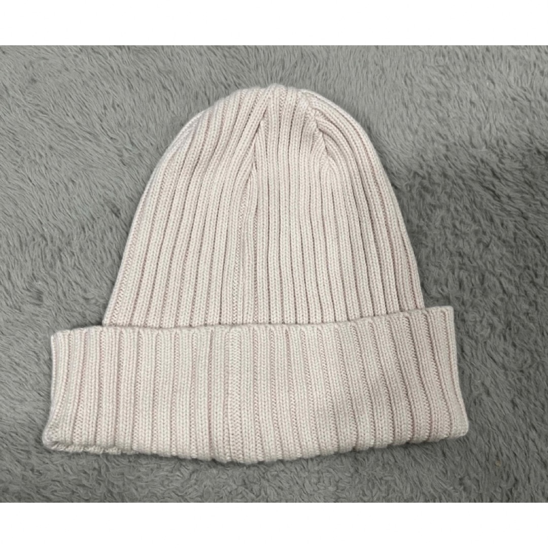 Supreme(シュプリーム)のシュプリームニット帽　薄ピンク メンズの帽子(ニット帽/ビーニー)の商品写真