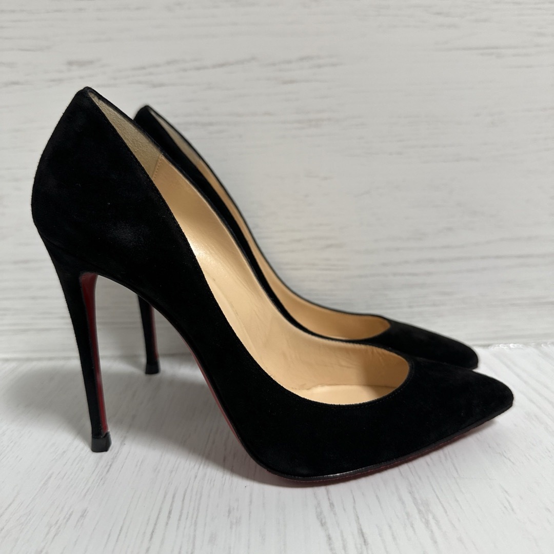 Christian Louboutin(クリスチャンルブタン)の美品 Christian Louboutin パンプス size38 ブラック レディースの靴/シューズ(ハイヒール/パンプス)の商品写真