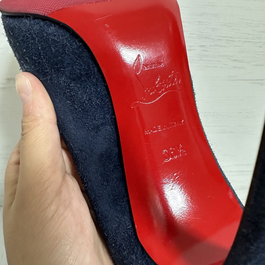 Christian Louboutin(クリスチャンルブタン)のChristian Louboutin ネイビー スウェード ピンヒール 36 レディースの靴/シューズ(ハイヒール/パンプス)の商品写真