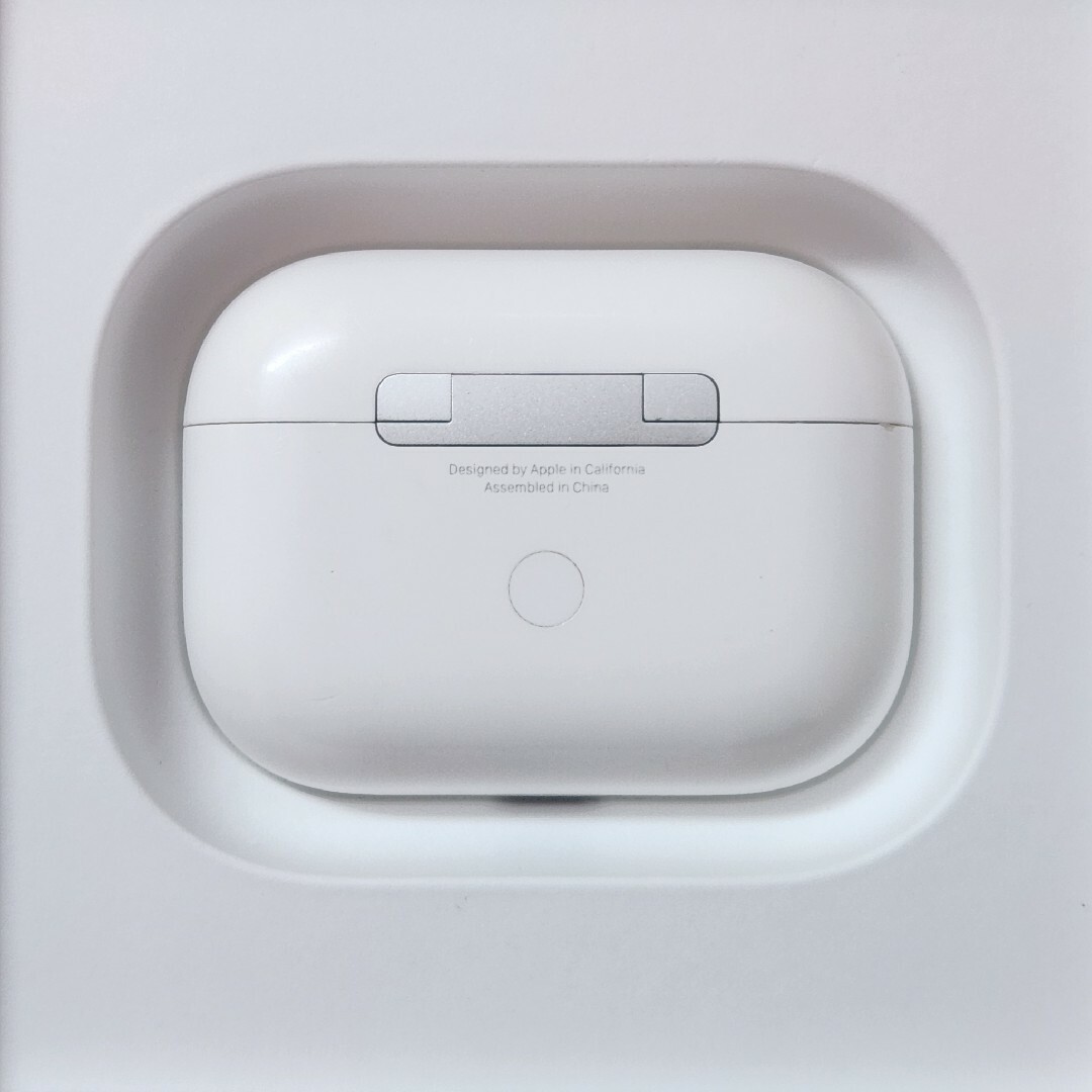 AirPods Pro　第1世代　充電ケース スマホ/家電/カメラのオーディオ機器(ヘッドフォン/イヤフォン)の商品写真