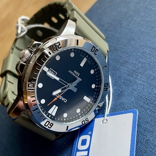 カシオ(CASIO)のカシオ アナログ腕時計　  海外輸入品　希少カラーモデル　カーキラバーベルト(腕時計(アナログ))