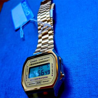 カシオ(CASIO)のカシオ　デジタル腕時計　国内未発売　新品　ゴールドビンテージ　海外モデル(腕時計(デジタル))