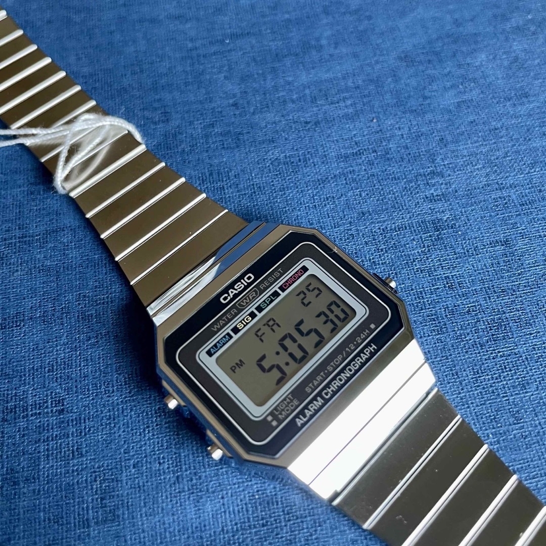 CASIO(カシオ)のカシオ　デジタル腕時計　未使用　国内未発売モデル　レトロモダンデザイン メンズの時計(腕時計(デジタル))の商品写真