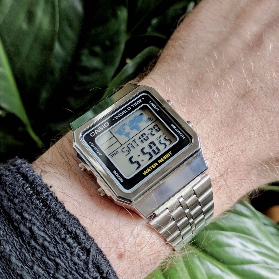 CASIO(カシオ)のカシオ　デジタル腕時計　未使用　国内未発売モデル　レトロモダンデザイン メンズの時計(腕時計(デジタル))の商品写真