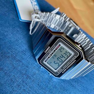 カシオ(CASIO)のカシオ　デジタル腕時計　未使用　国内未発売モデル　レトロモダンデザイン(腕時計(デジタル))