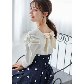 トッコクローゼット(TOCCO closet)の後ろリボン付きパワーショルダードットドッキングワンピース【joueta ジョータ(ロングワンピース/マキシワンピース)