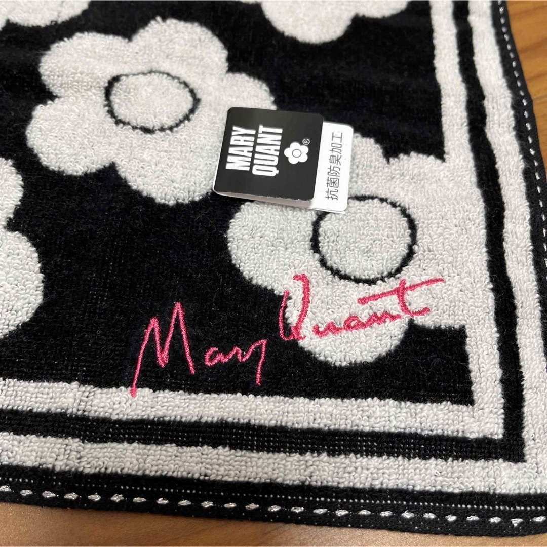 MARY QUANT(マリークワント)のマリークワント　タオルハンカチ　ブラック　2枚 レディースのファッション小物(ハンカチ)の商品写真