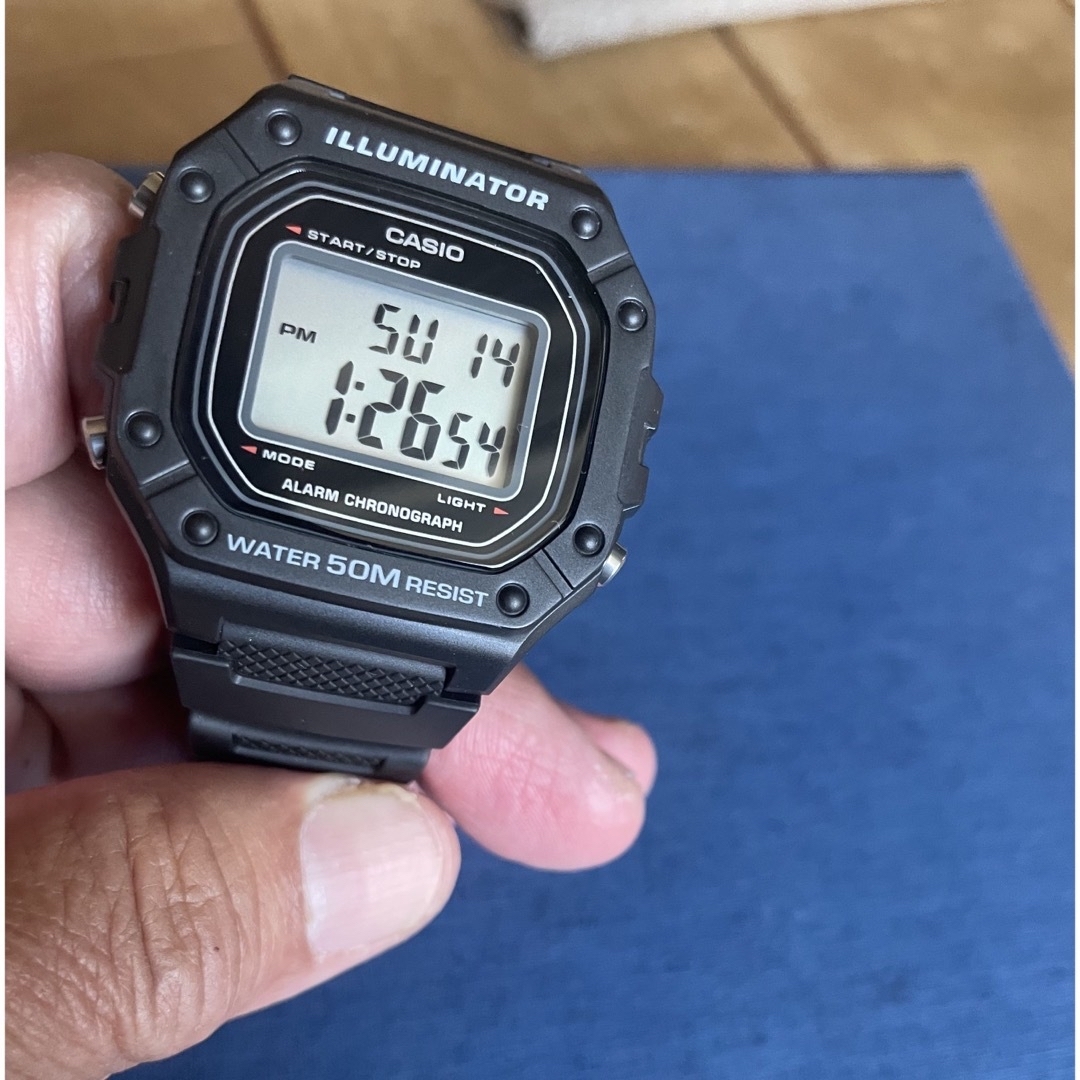 CASIO(カシオ)のカシオ デジタル腕時計　新品　ブラック海外モデル　プレゼント メンズの時計(腕時計(デジタル))の商品写真