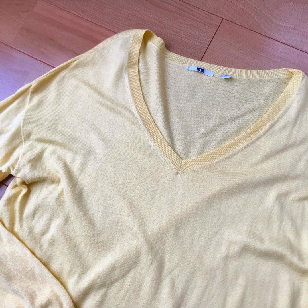 UNIQLO(ユニクロ)のユニクロ シンプル Vネック ニット　イエロー XL レディースのトップス(ニット/セーター)の商品写真